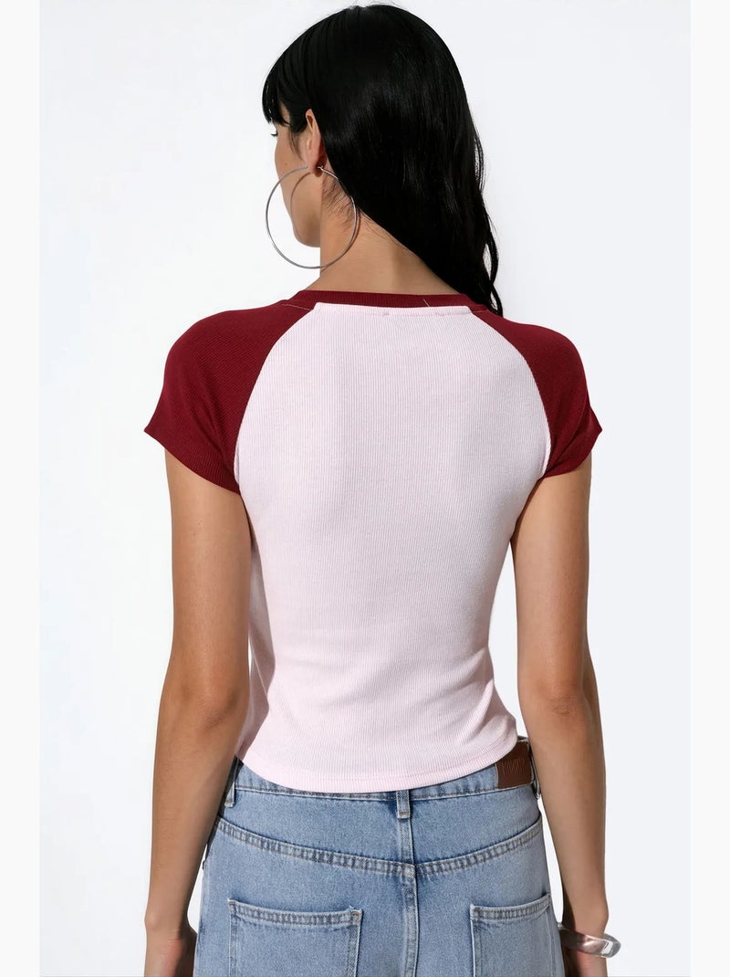 Aansluitend t-shirt met ronde hals en kleurvlakken busem Roze - Kiabi