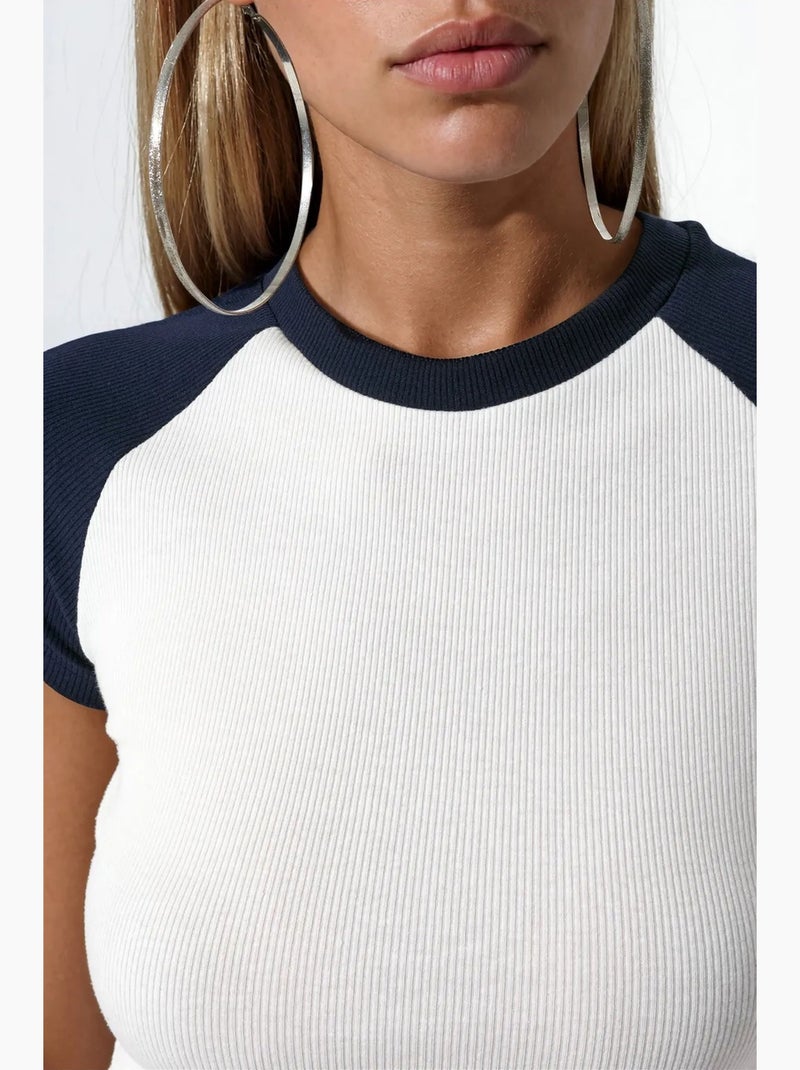 Aansluitend t-shirt met ronde hals en kleurvlakken busem Wit Blauw - Kiabi