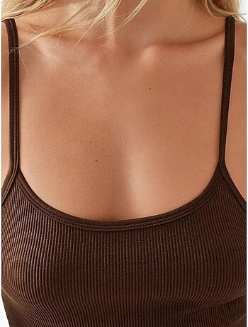 Aansluitende basic tanktop met ronde hals hiccup