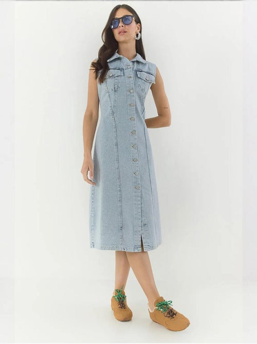 Aansluitende denim midi-jurk met knoopsluiting lucci - Kiabi Aansluitende denim midi-jurk met knoopsluiting lucci - Kiabi