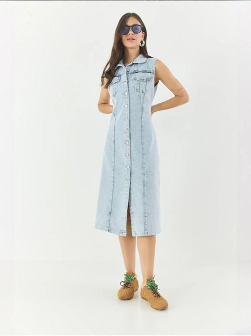 Aansluitende denim midi-jurk met knoopsluiting lucci - Kiabi Aansluitende denim midi-jurk met knoopsluiting lucci - Kiabi