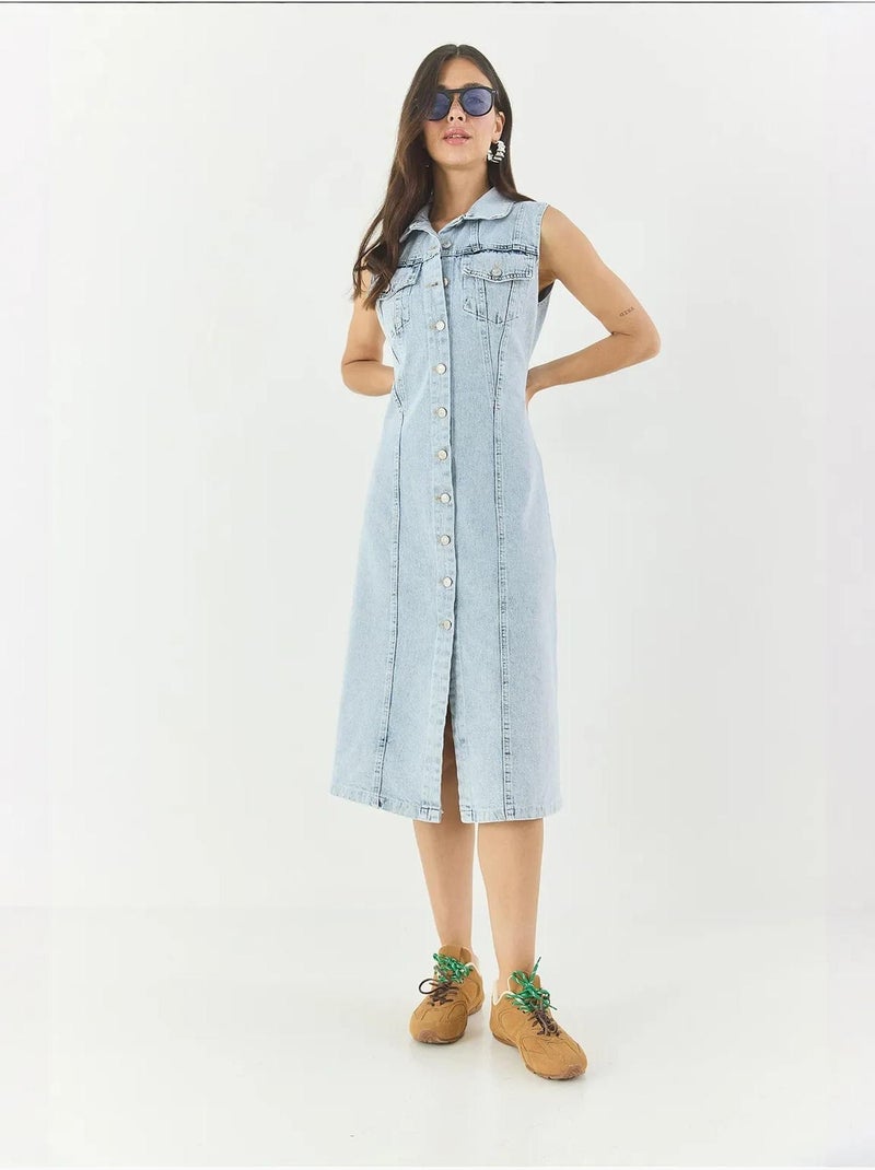 Aansluitende denim midi-jurk met knoopsluiting lucci Lichtblauw - Kiabi