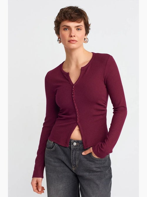 Aansluitende ribgebreide blouse met knopen dilvin - Kiabi Aansluitende ribgebreide blouse met knopen dilvin - Kiabi
