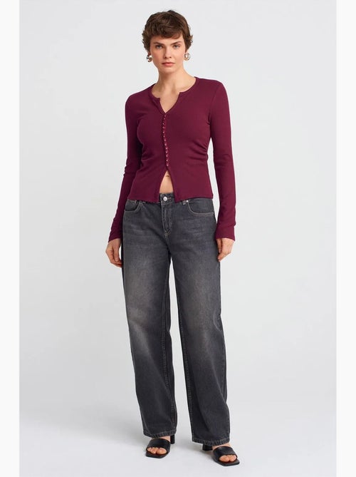 Aansluitende ribgebreide blouse met knopen dilvin - Kiabi Aansluitende ribgebreide blouse met knopen dilvin - Kiabi