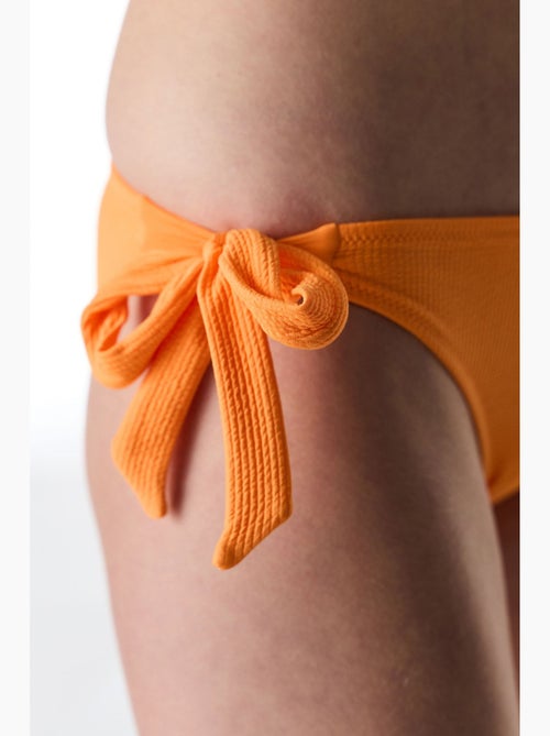 Aisha bikinibroekje met structuur en middelhoge taille penti - Kiabi Aisha bikinibroekje met structuur en middelhoge taille penti - Kiabi