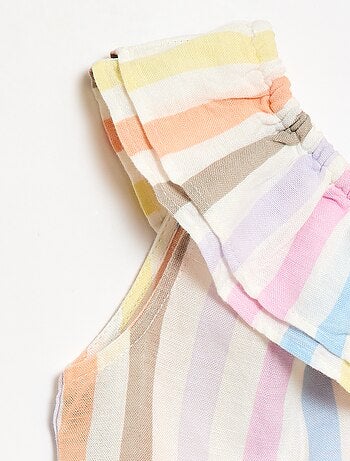 Asymmetrische top met ruches en een bandje