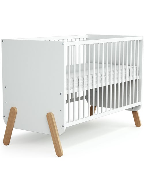 At4 - chambre enfant lit + commode 3 tiroirs et armoire en bois pirate - Kiabi At4 - chambre enfant lit + commode 3 tiroirs et armoire en bois pirate - Kiabi