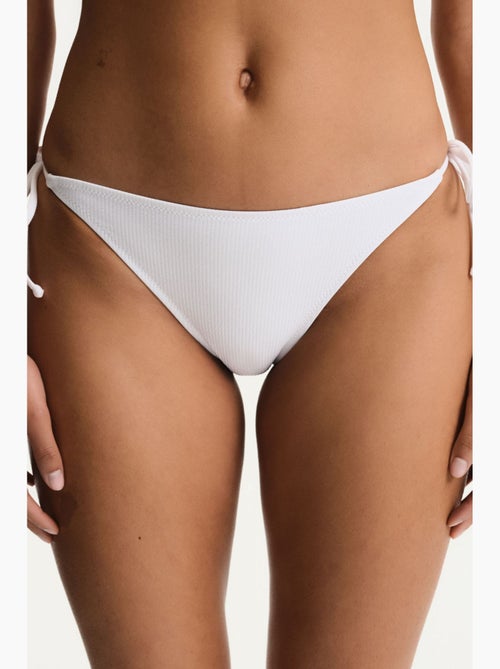 Ava bikinibroekje met structuur en middelhoge taille penti - Kiabi Ava bikinibroekje met structuur en middelhoge taille penti - Kiabi