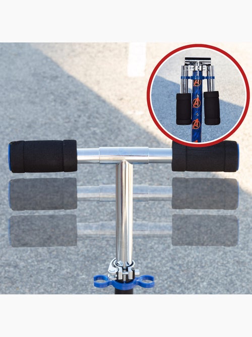 Avengers trottinette pliante à 2 roues avec lumières - Kiabi