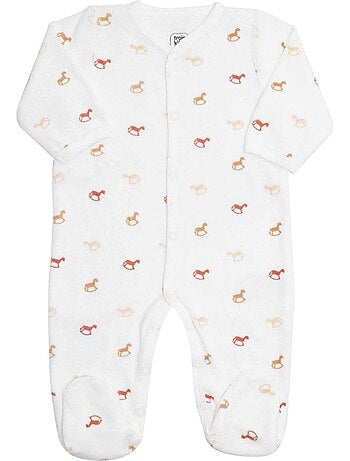 Babyboxpakje met trendy schommelpaardjesmotief