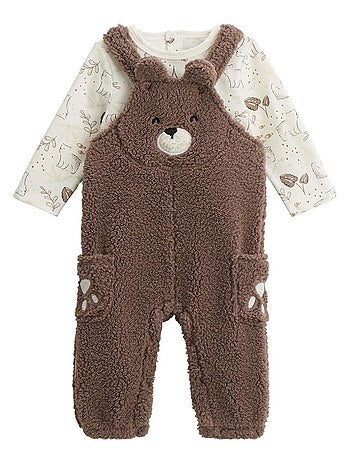 Babyoveralls set van sherpa en een câlins t-shirt.