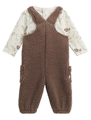 Babyoveralls set van sherpa en een câlins t-shirt.
