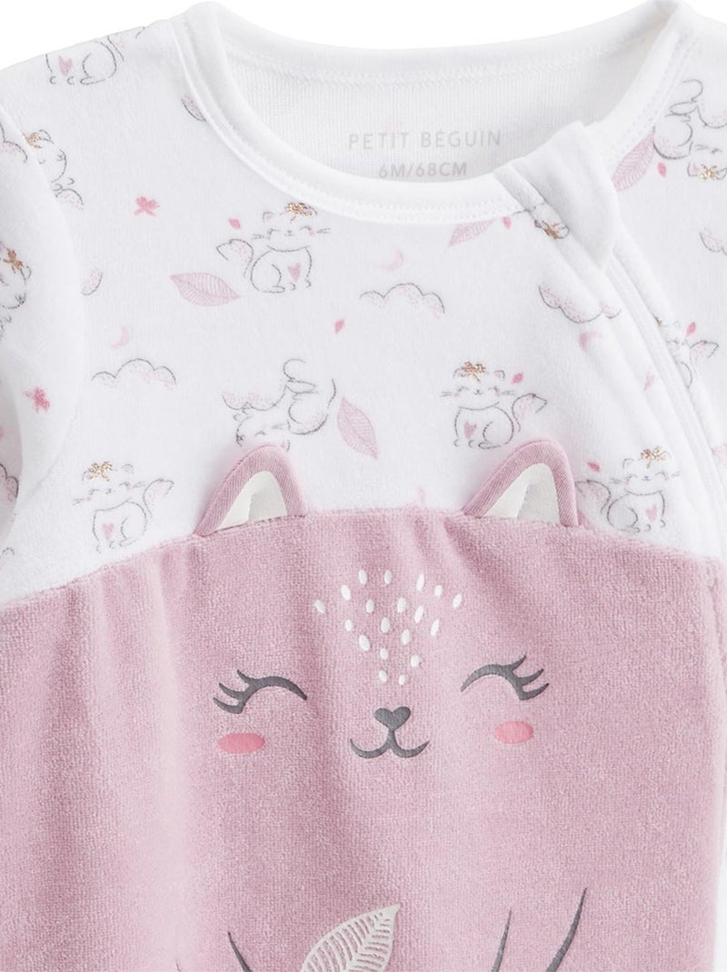 Babypyjama van Miss Chatchatchat, gemaakt van velours, met ritssluiting. Roze - Kiabi