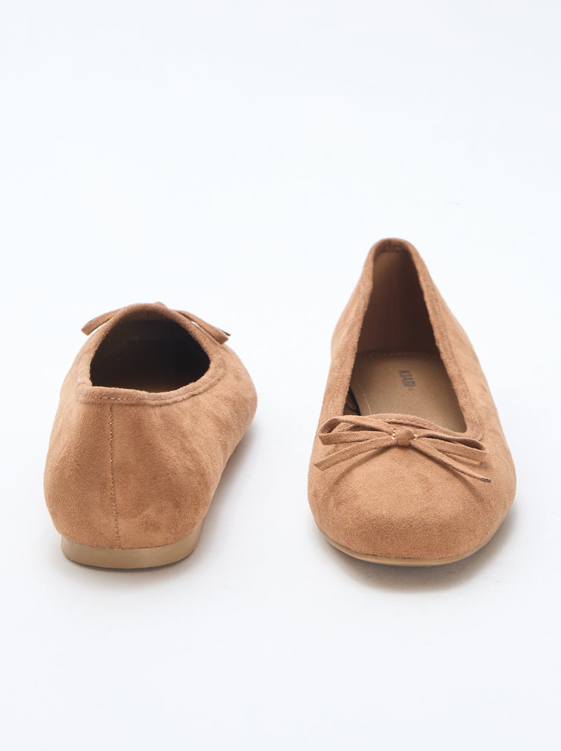 Ballerines unies en suédine Marron - Kiabi