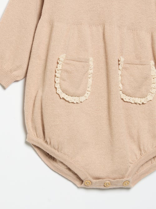 Barboteuse en tricot avec col et poches fantaisie - Kiabi