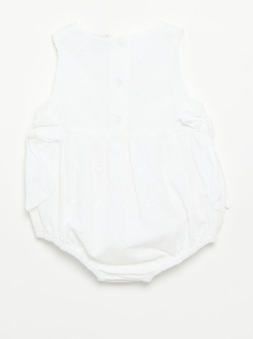 Barboteuse sans manches avec broderies - Kiabi Barboteuse sans manches avec broderies - Kiabi