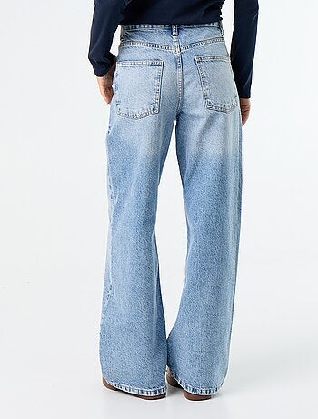 Barrel fit jeans met asymmetrische knoopsluiting