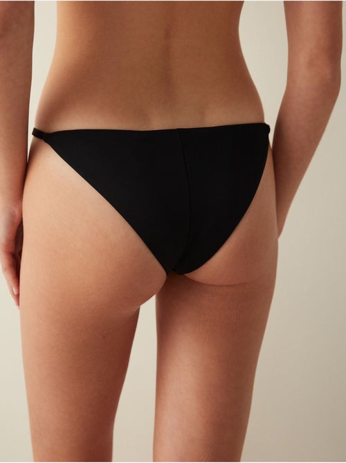 Bas de bikini brésilien basic super penti - Kiabi Bas de bikini brésilien basic super penti - Kiabi