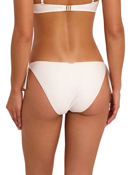 Bas maillot slip de bain taille basse à nouettes nautilus - Kiabi Bas maillot slip de bain taille basse à nouettes nautilus - Kiabi