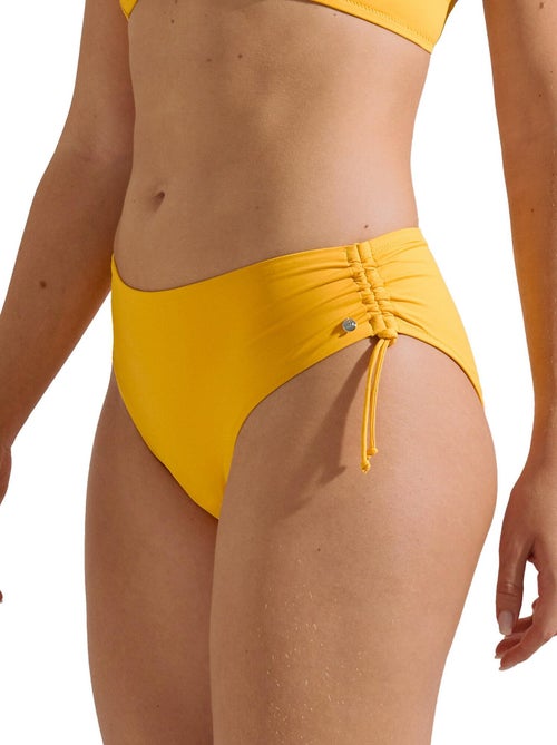Bas maillot slip de bain taille haute côtés réglables palma - Kiabi Bas maillot slip de bain taille haute côtés réglables palma - Kiabi