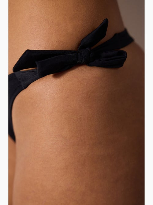 Basic string bikinibroekje penti - Kiabi Basic string bikinibroekje penti - Kiabi
