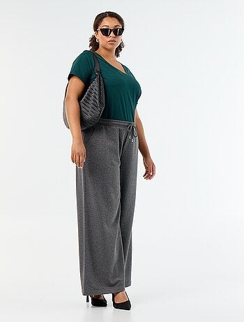 Basic T-shirt met korte mouwen en V-hals