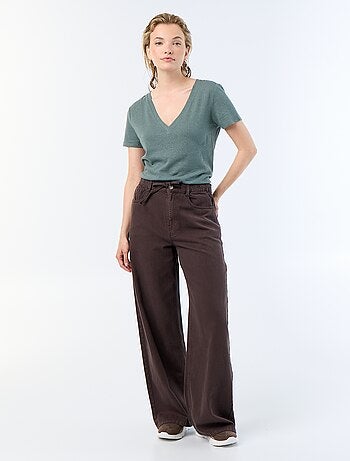 Basic T-shirt met korte mouwen en V-hals