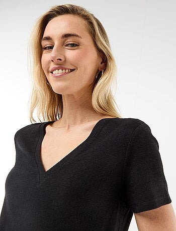 Basic T-shirt met korte mouwen en V-hals