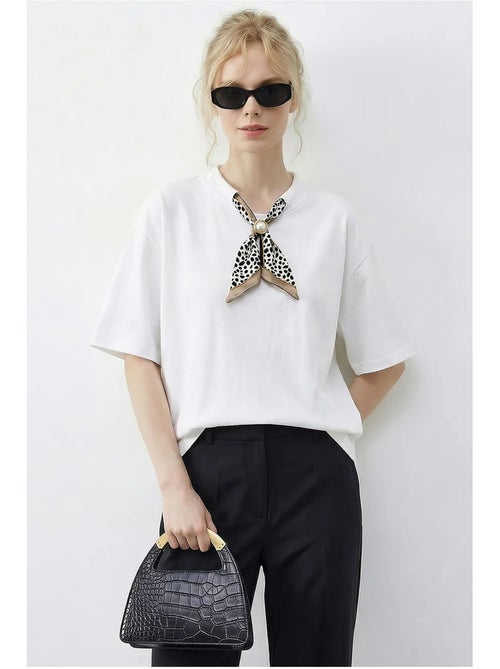 Basic t-shirt met ronde hals en accessoire-detail lucci - Kiabi