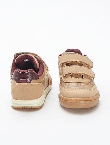 Baskets basses à 2 scratchs