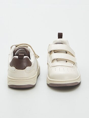 Baskets basses à scratchs