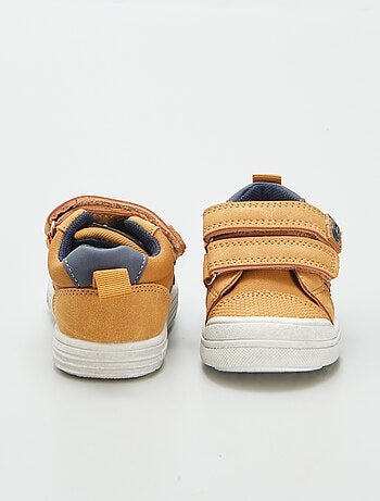 Baskets basses à scratchs