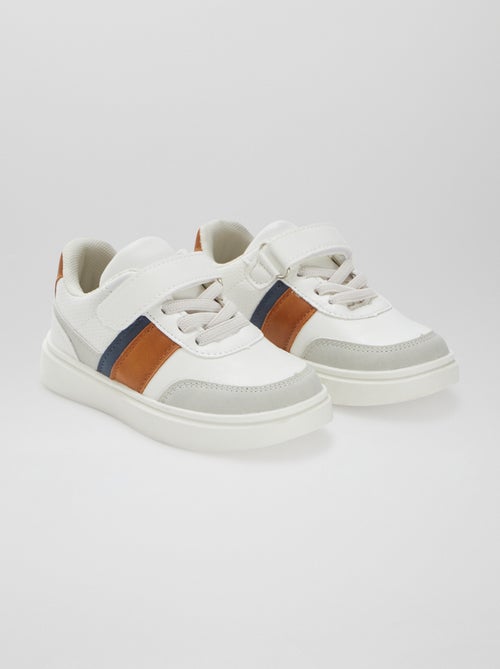 Baskets basses avec ouverture par scratch et lacets - Kiabi