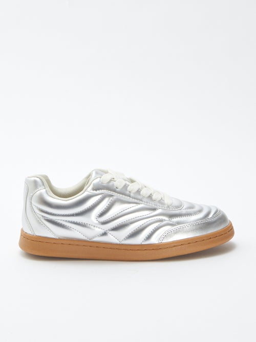 Baskets basses texturées argentées - Kiabi