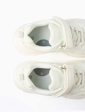 Baskets bi-matière à semelle épaisse et doublure en maille