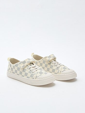 Baskets en toile imprimé damiers