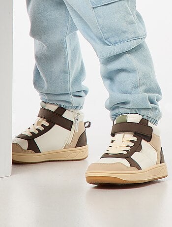 Baskets montantes à scratchs et lacets
