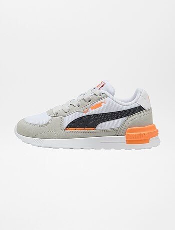 Baskets running 'Puma'