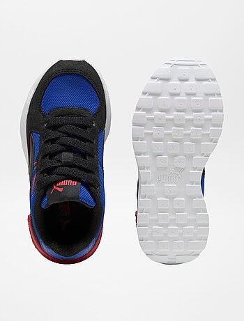 Baskets running 'Puma'