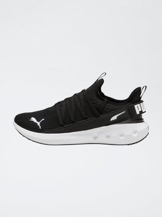 Baskets running 'Puma'