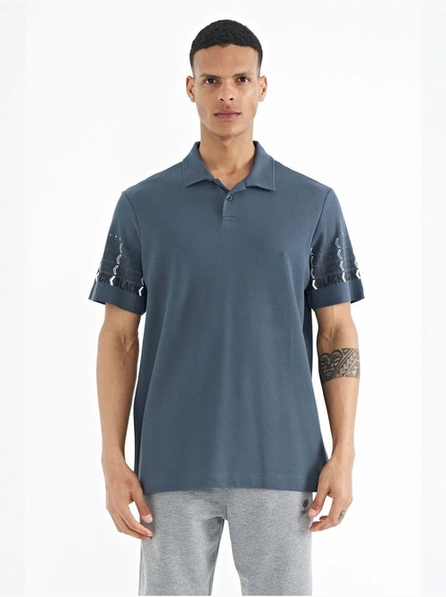 Bedrukt t-shirt met polokraag tommy - Kiabi Bedrukt t-shirt met polokraag tommy - Kiabi