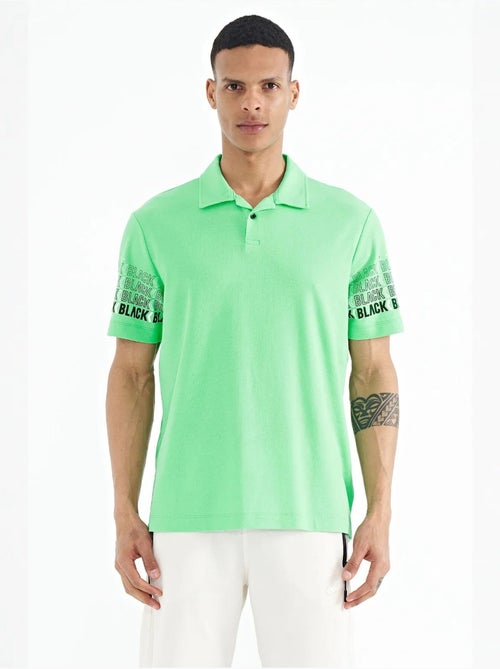 Bedrukt t-shirt met polokraag tommy - Kiabi Bedrukt t-shirt met polokraag tommy - Kiabi