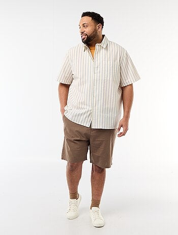 Bermuda chino avec ouverture boutonnée + zippée + liens de serrage