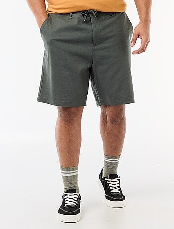 Bermuda chino avec ouverture boutonnée + zippée + liens de serrage