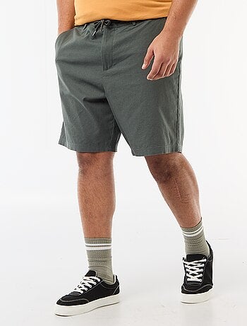 Bermuda chino avec ouverture boutonnée + zippée + liens de serrage