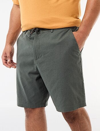Bermuda chino avec ouverture boutonnée + zippée + liens de serrage