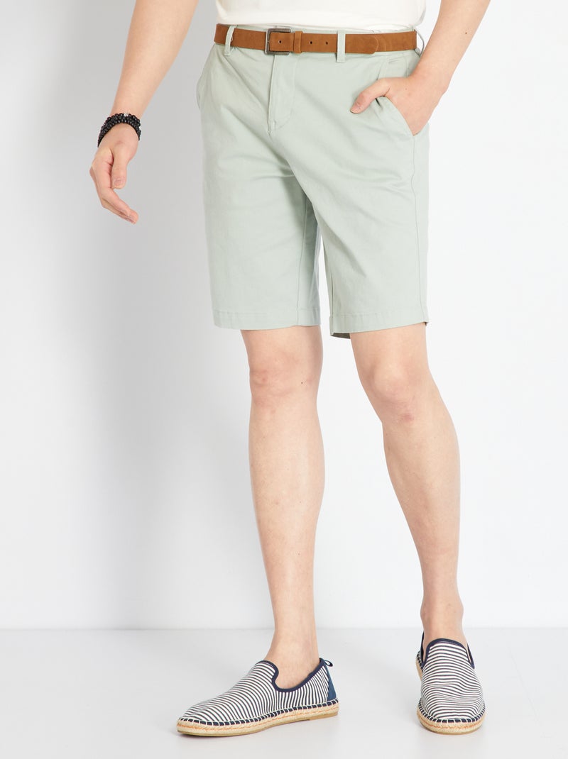 Bermuda en chino avec ceinture vert cendré - Kiabi