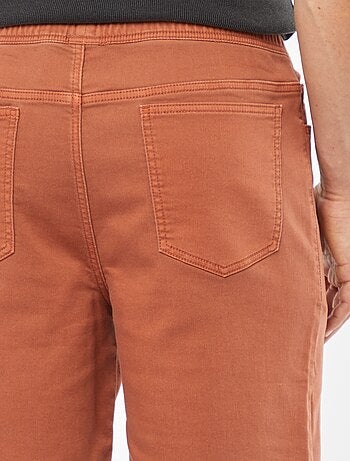 Bermuda uni avec taille élastiquée et cordons de serrage