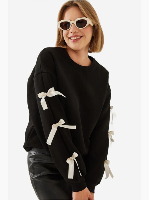 Bianco drie-draads geborstelde sweatshirt met strikmouwen lucci - Kiabi
