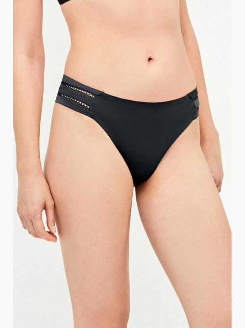 Bikinislip met opengewerkt detail aan de zijkanten - Kiabi Bikinislip met opengewerkt detail aan de zijkanten - Kiabi